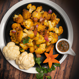 Entrée: India – आलू गोभी ▶ Aloo Gobi (Potato and Cauliflower) recipe