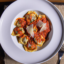 Entrée: Italy – Ravioli con Marinara (Ravioli with Marinara) recipe