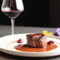Entrée: France – Filet Mignon au Vin Rouge (Filet Mignon with Red Wine) recipe