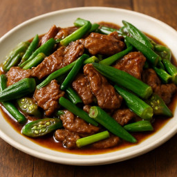 Entree: Thailand – Central Thailand – เนื้อผัดน้ำมันหอย ➤ Neua Pad Nam Man Hoi (Beef stir-fried in oyster sauce with okra and green onions) recipe