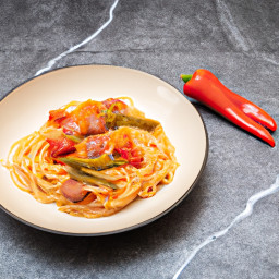 Spaghetti Salsiccia E Peperoni (Sausage and Bell Pepper Spaghetti) recipe