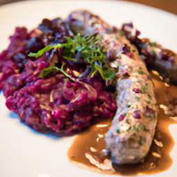 Entrée: Germany – Bratwurst Mit Rotkohl (Bratwurst with Braised Red Cabbage) recipe