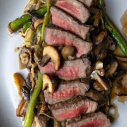 Entrée: United States – Beef and Cremini Mushroom Stir-Fry with Skirt Steak recipe