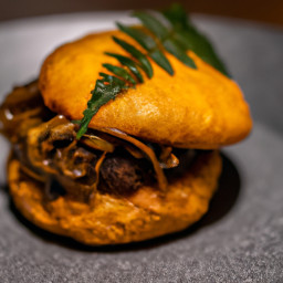 Entrée: United States – Mushroom and Swiss Juicy Lucy recipe