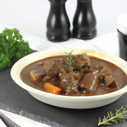 Entrée: France – Bœuf Bourguignon ▶ Boeuf Bourguignon (Beef Burgundy) recipe