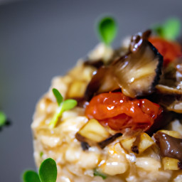 Entrée: Italy – Risotto al Pomodoro e Funghi Ostrica (Tomato and Oyster Mushroom Risotto) recipe