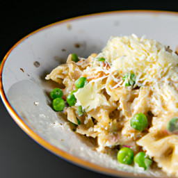 Entrée: United States – Creamy Farfalle with Garden Peas and Parmesan recipe