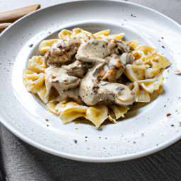 Entrée: Italy – Farfalle con Pollo e Aglio Arrostito (Bow-Tie Pasta with Chicken and Roasted Garlic) recipe