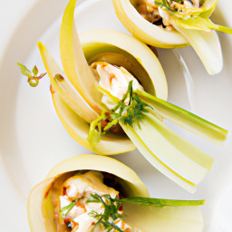 Entrée: India – Seb-Saunf Endive Navein ke Saath Shahad-Dijon Kurkuraahat (Apple-Fennel Endive Boats with Honey-Dijon Crunch) recipe